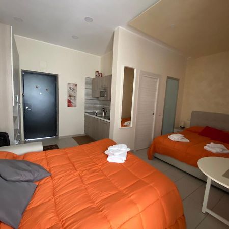 Room25Mq Picasso Cercola Exterior foto