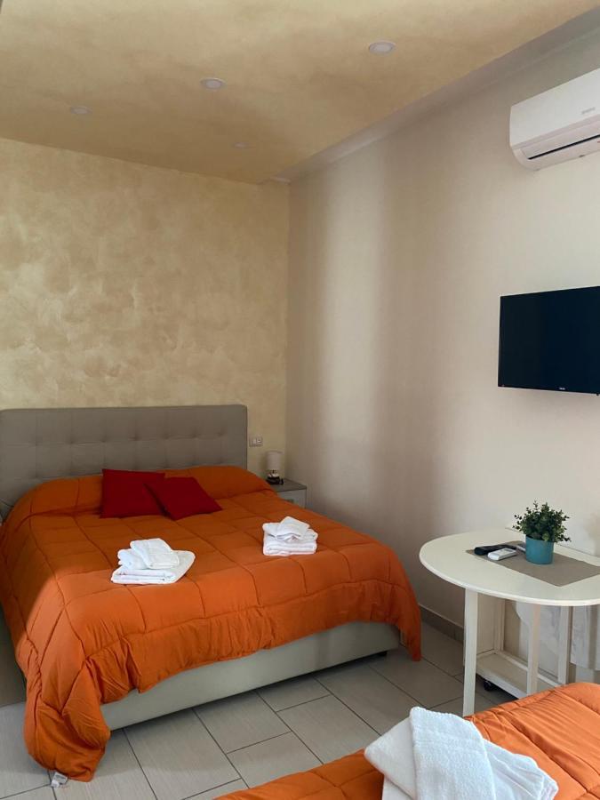 Room25Mq Picasso Cercola Exterior foto